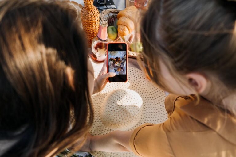 How to Collaborate on Instagram
